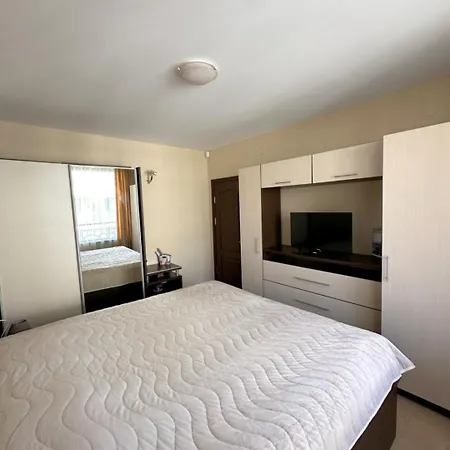 Lejlighed Cozy 2br Golden Sands W/ Private Parking & Terrace