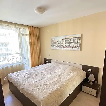 Cozy 2br Golden Sands W/ Private Parking & Terrace Lejlighed